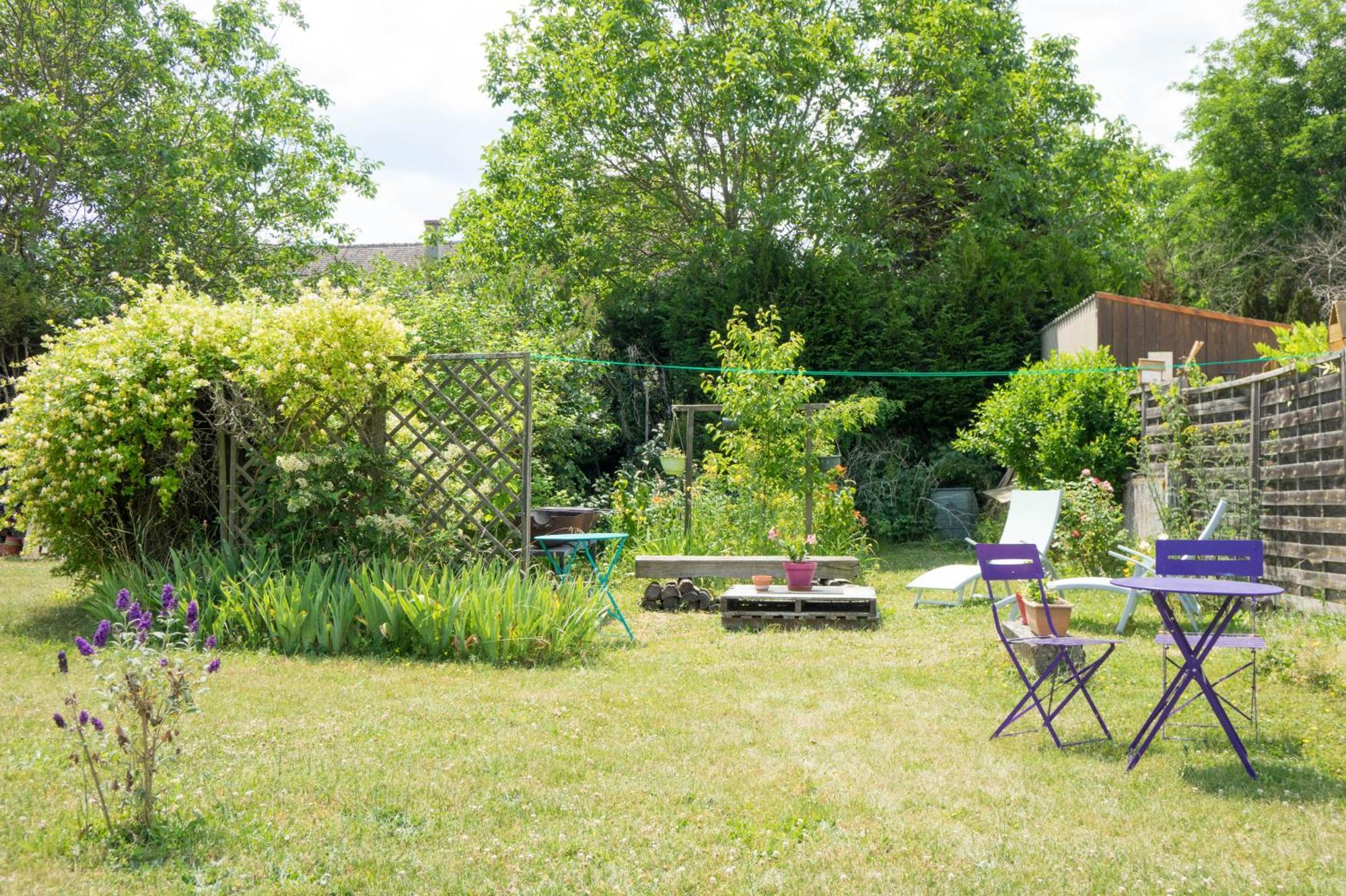 Chantilly ,Petit Dejeuner Et Table D'Hotes Possible Noyers Kültér fotó